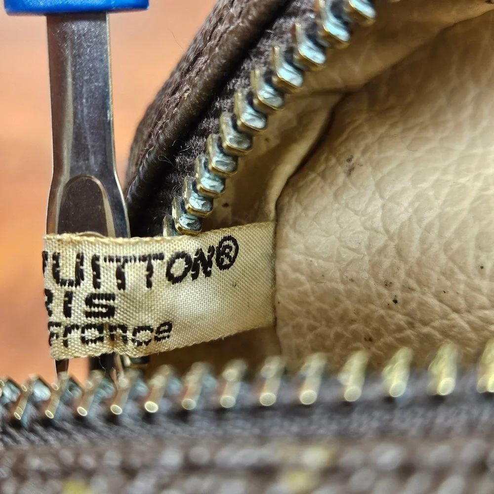 Authentic Louis Vuitton Trousse Toilette 28 Monogram Cosmetic Travel Pouch Bag